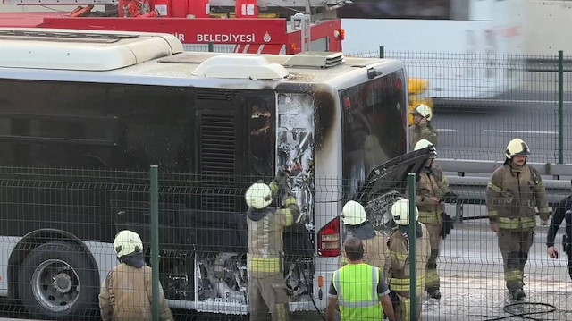 İstanbul'da metrobüs yangını