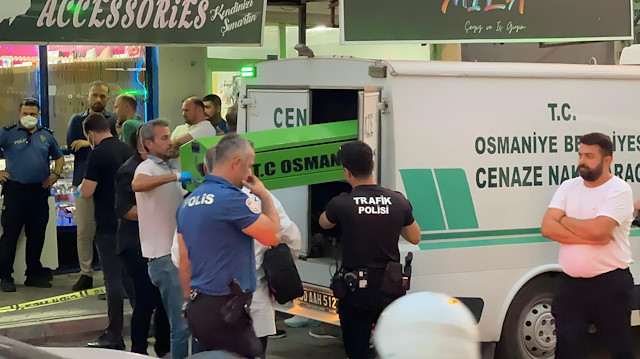 Kötü koku ihbarıyla ortaya çıktı: Bir iş yerinde kadın ve erkek cesedi bulundu