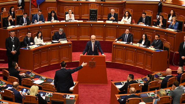 Arnavutluk'ta 4 ay sonra yeni hükümet kuruldu