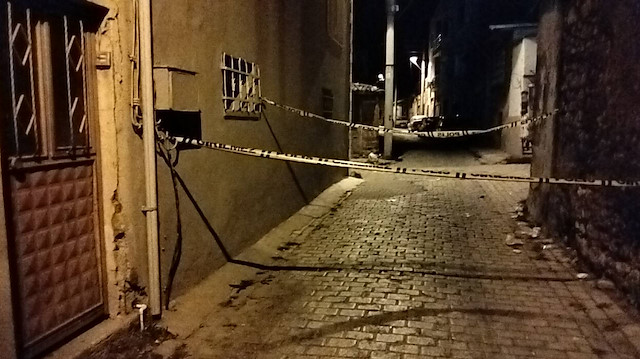 Bir anda ortalık karıştı: Manisa’da amca-yeğen husumetinde kan aktı