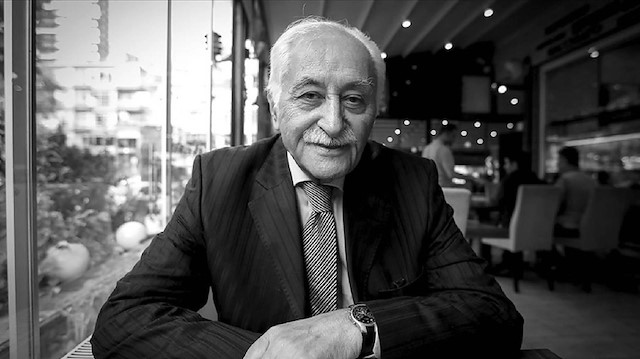 Türk edebiyatının usta şairi Yavuz Bülent Bakiler 89 yaşında vefat etti