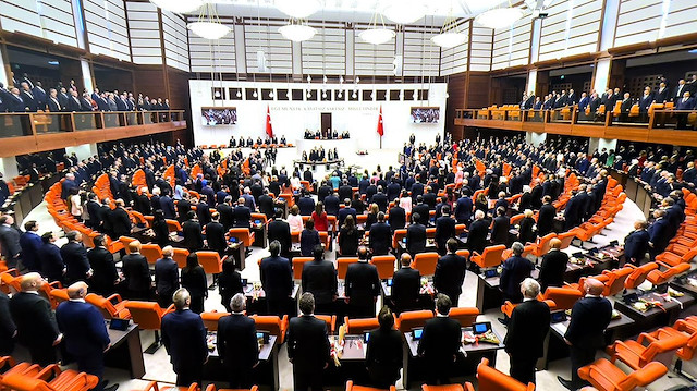 Tüm partiler kabul etti: İsrail'e uyarı tezkeresi