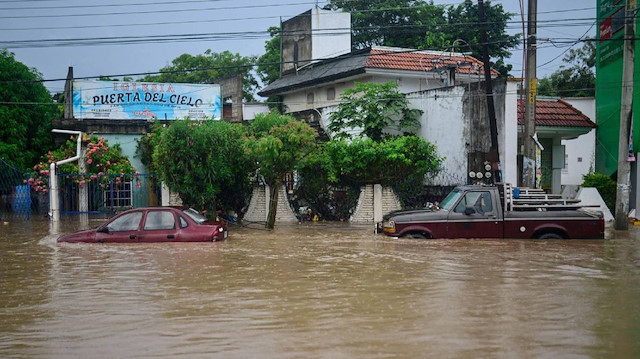 Meksika’da sel felaketi: En az 27 ölü, çok sayıda kayıp