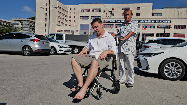 Karın ağrısı şikayetiyle gitti, yürüyemez hale geldi: Suç duyurusunda bulundu