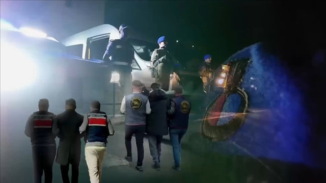 FETÖ'ye yönelik 32 ildeki operasyonlarda 41 şüpheli tutuklandı
