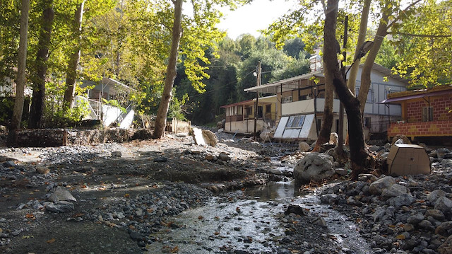 Hatay'da hayatı felç eden yağmur: Temizlik ve iyileştirme çalışmaları sürüyor