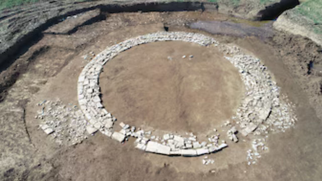 Arkeologları şaşırtan keşif: Mezar mı, anıt mı?