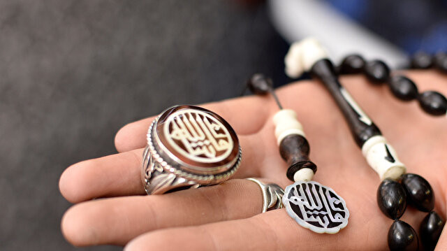 Genç yaşta sedef ustası olan Fatma Ayran sabırla sanatını yaşatıyor