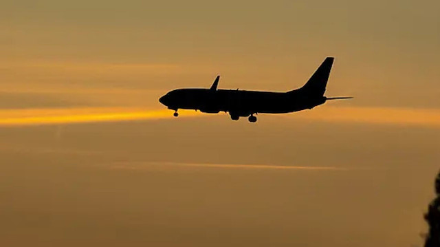 ABD’ye giden uçakta dehşet: Ani irtifa kaybı sonrası acil iniş yapıldı