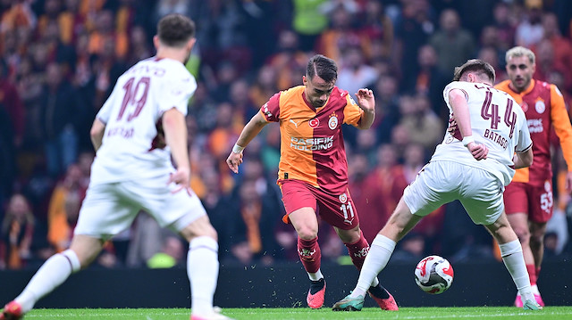 CANLI ANLATIM | Galatasaray - Trabzonspor: Top direkten döndü
