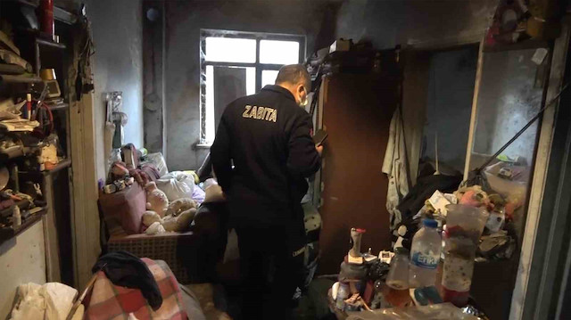 Adeta çöplük ve böcek yuvasına dönmüş! Yalnız adamın evi, mahalleliyi hayrete düşürdü