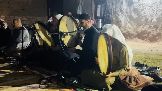 Kendi kendine yanan ev için mahalle seferber oldu: Köylüler "Sabah mucizevi şekilde yangınlar durdu"