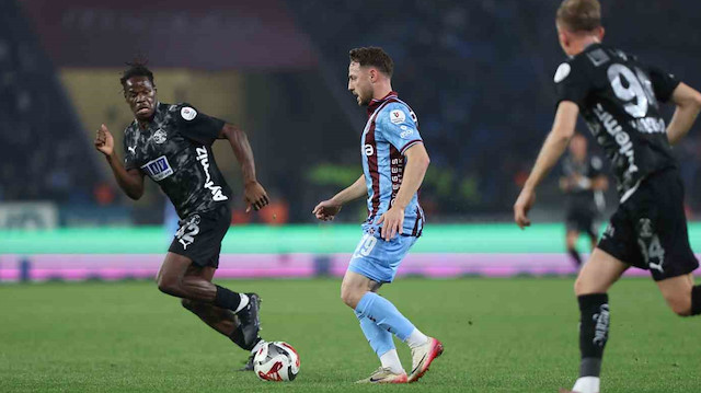 Trabzonspor evinde berabere kaldı: Trabzonspor 1 - 1 Alanyaspor (MAÇ ÖZETİ)