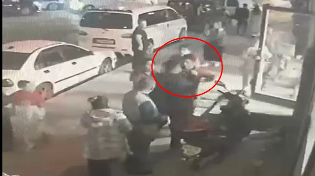 Engelli adama dehşeti yaşattı! Aldığı ayakkabıyı iade etmek istedi diye bıçaklı saldırıya uğradı