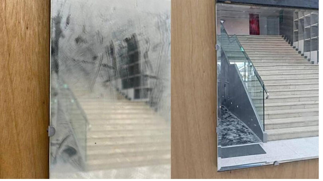 Kirli sanıp sildi: Temizlik görevlisi 40 yıllık sanat eserini yok etti