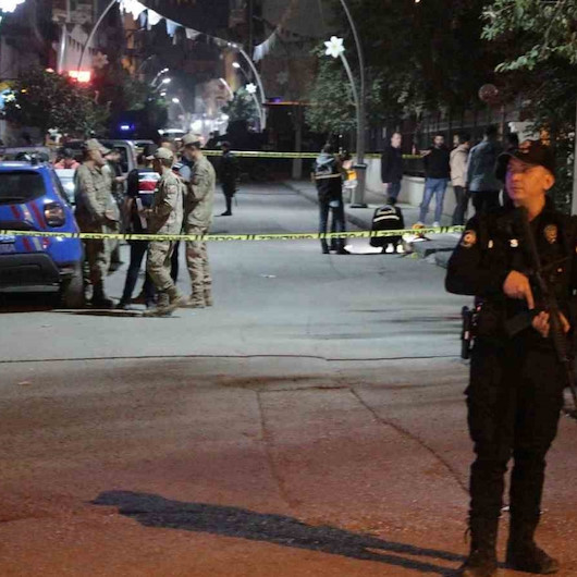 Şırnak Cizre Adliyesi önünde silahlı saldırı: İki kişi ağır yaralı | YEREL HABERLER