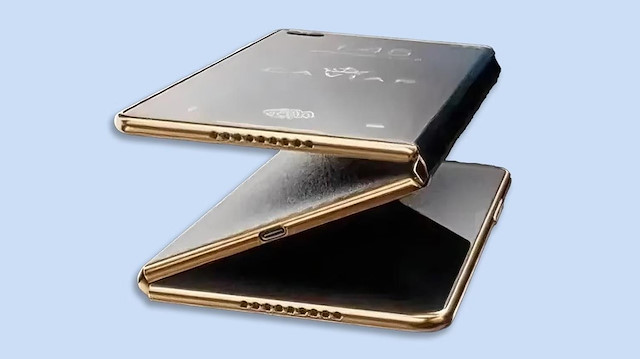 Galaxy Z TriFold beklediğimizden erken gelecek: Üçe katlanan telefon