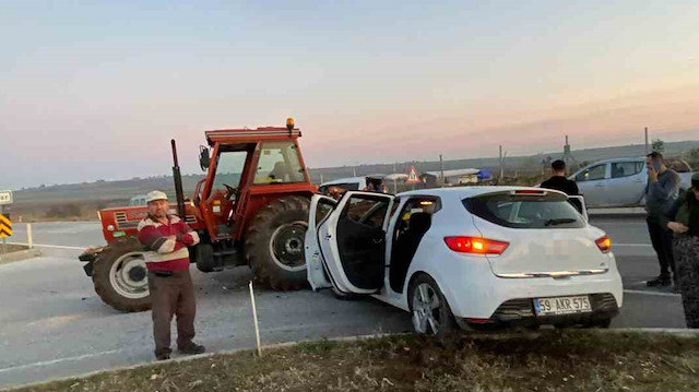 Pınarhisar çevre yolu’nda otomobil ile traktör çarpıştı: İki yaralı