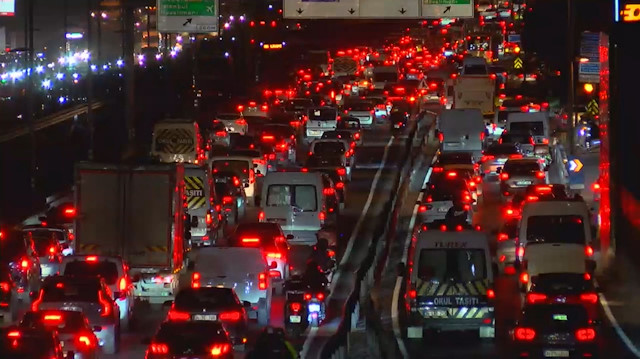 İstanbul'da trafik yoğunluğu yüzde 87'ye ulaştı