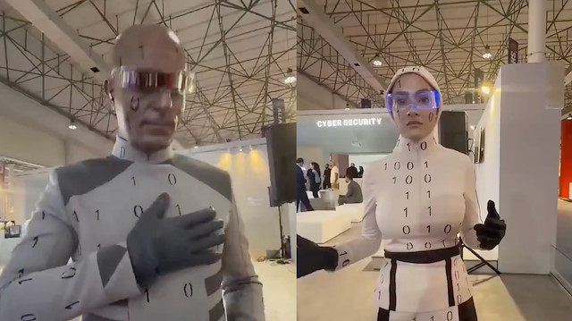 İran'ın insansı robotları sahte çıktı: Kostümlü insan oldukları fark edildi