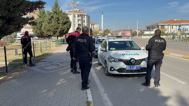 'Yan baktın’ kavgası kanlı bitti: 16 yaşındaki çocuk bıçaklandı