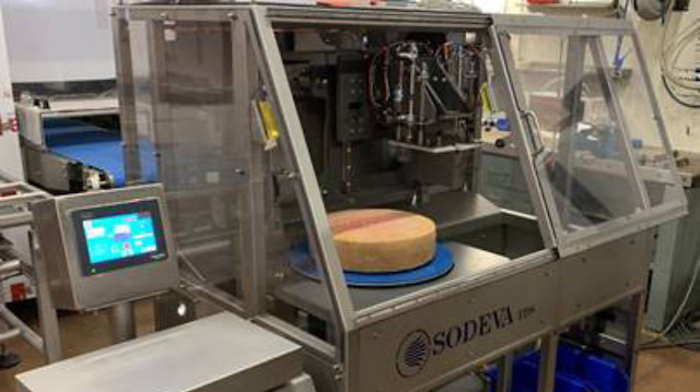 Gıda fabrikasında dehşet! İşçi parmaklarını doğrama makinesine kaptırdı