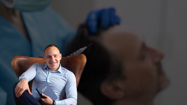 Estetik davalarının ünlü avukatı saç ekiminde can verdi! İhmal iddiası gündemde