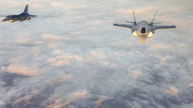 Eğitim görevi faciaya dönüştü: ABD'ye ait F-16 savaş uçağı düştü