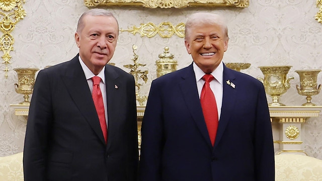 Trump'tan Cumhurbaşkanı Erdoğan'a övgü dolu sözler: 'Tüm krizleri hemen çözüyoruz'