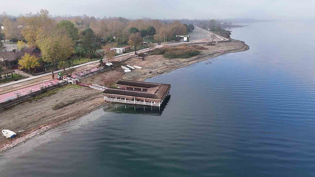 Sapanca Gölü’nü işgal eden yapılar sökülüyor: “Kimsenin insafına bırakmayız”