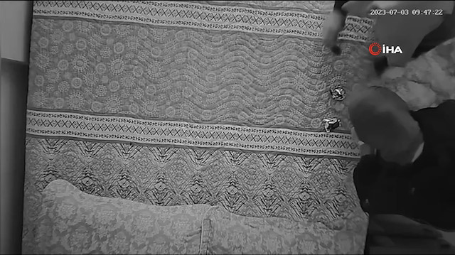 Osmaniye'de yatak odasından ziynet eşyası çalan hırsızlar kayıplara karıştı