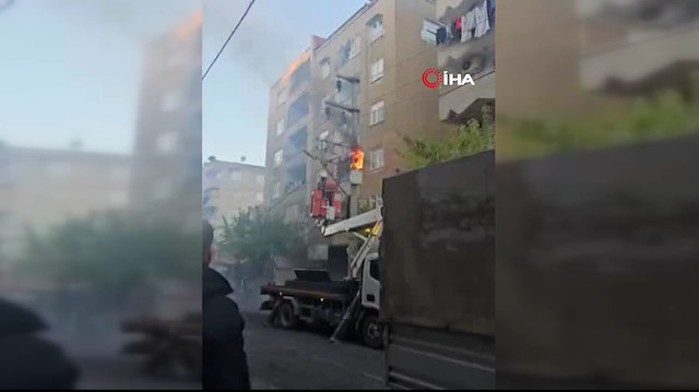 Diyarbakır’da aşırı yüklenilen trafo alev aldı
