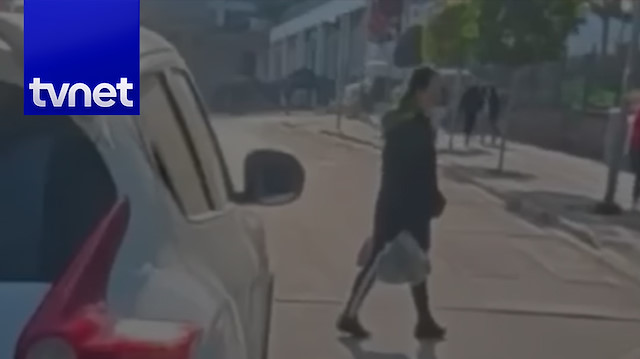 Anne ve çocuğuna küfürler savurdu