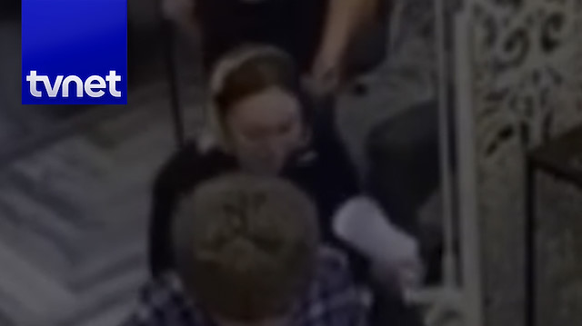 Serum bile gençlerin saygısını göstermesine engel olmadı