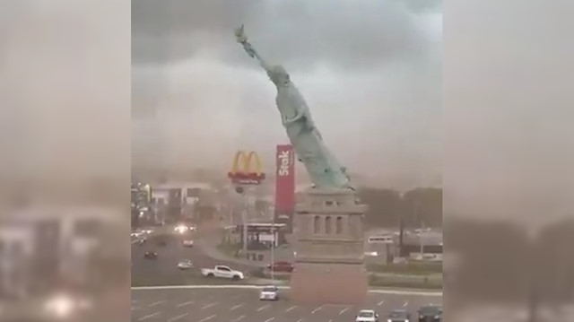 Brezilya'da şiddetli rüzgarın ardından replika Özgürlük Heykeli devrildi