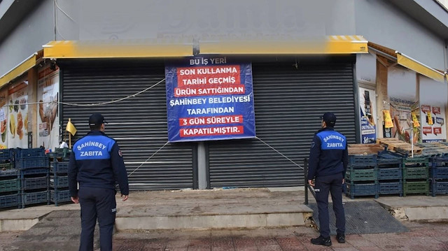 Gaziantep’te gıda ihlali affedilmedi: Son kullanma tarihi geçmiş ürün satan market kapatıldı