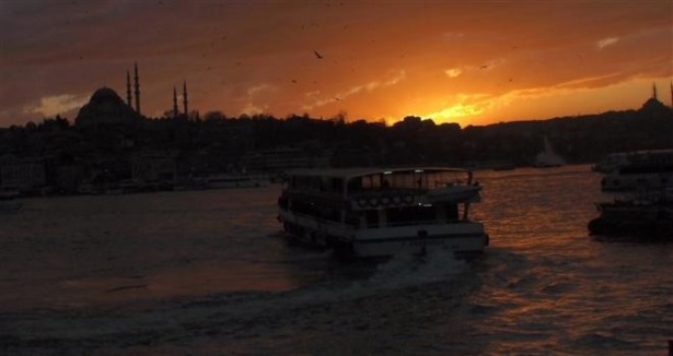 Buket Uzuner İstanbul'u anlatacak