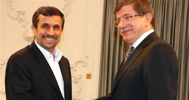 Davutoğlu, Ahmedinejad ile görüşecek 