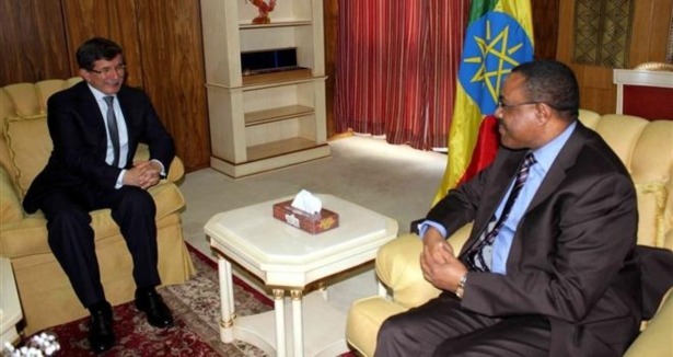 Davutoğlu, Etiyopya'da temaslarda bulundu