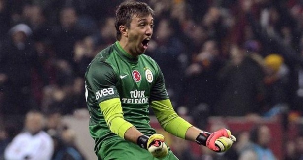 Muslera'dan büyük hata!