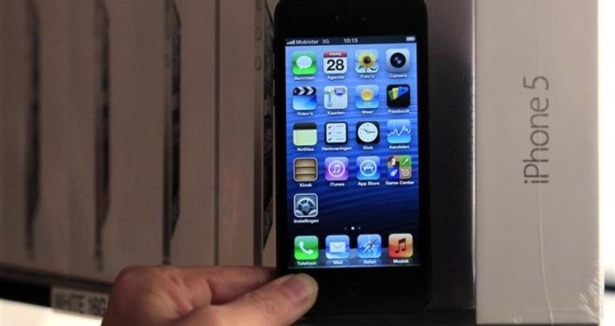 Apple iPhone 5 üretiminde frene bastı