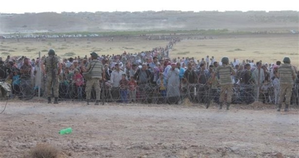 PYD ile IŞİD Türkiye sınırında çatışıyor