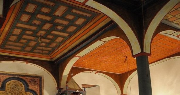 200 yıldır boyası dökülmeyen camii