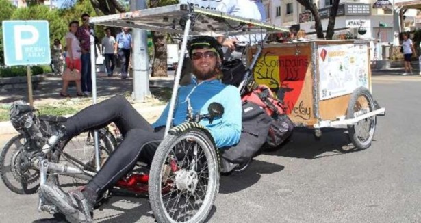 Görme engelli Fransız dünya turunu çıktı