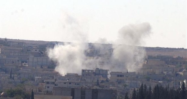 Kobani'de şiddetli patlamalar sürüyor