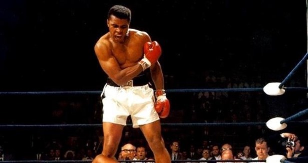 Muhammed Ali'nin eldivenlerine rekor fiyat!