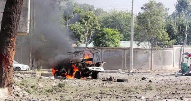 Pakistan'da 2 bombalı saldırı: 7 ölü