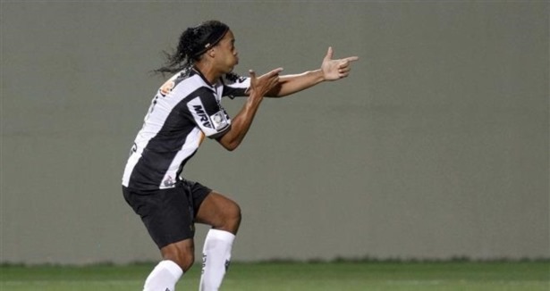 Ronaldinho'nun menajerinden Beşiktaş açıklaması!