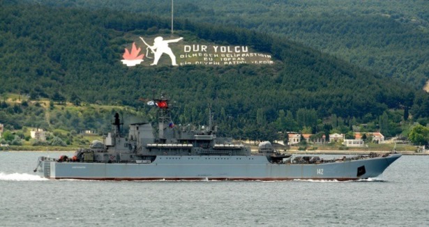 2 Rus gemisi Çanakkale'den geçti