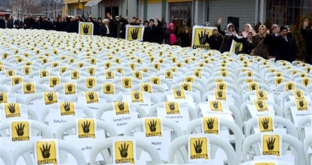 Rabia Platformu'ndan 'Sessiz Sandalye' eylemi